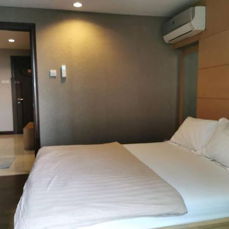 Two Bedroom Apartment At El Royale Hotel Bandung Bagian luar foto