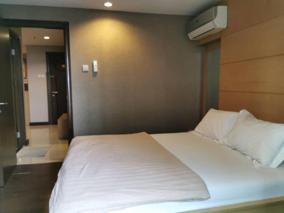 Two Bedroom Apartment At El Royale Hotel Bandung Bagian luar foto